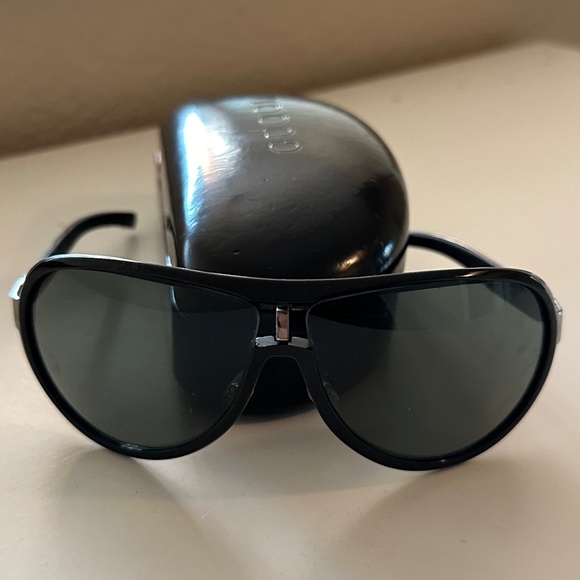 Vintage Gucci Aviator Sunglasses – Early 2000s with Original Case - Picture 8 of 11